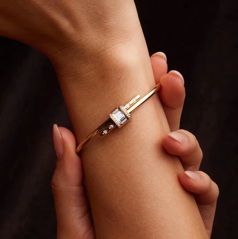 The Geometric Bracelet