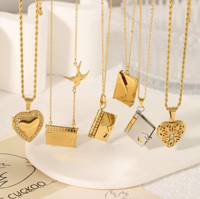 Les Secrets D'or Necklace