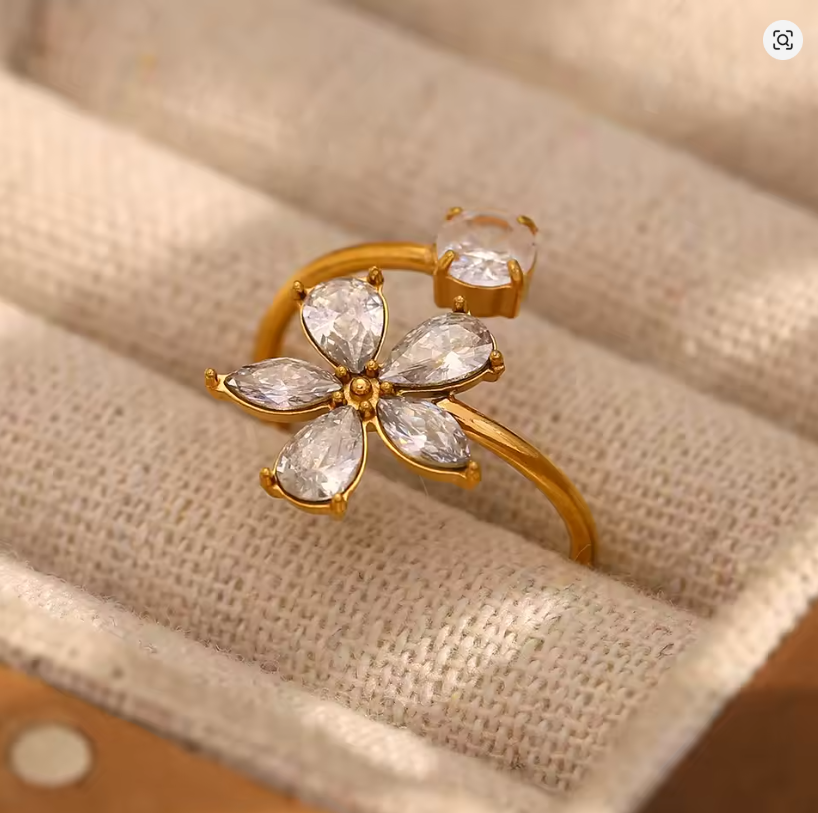 Fleur Éclat Ring